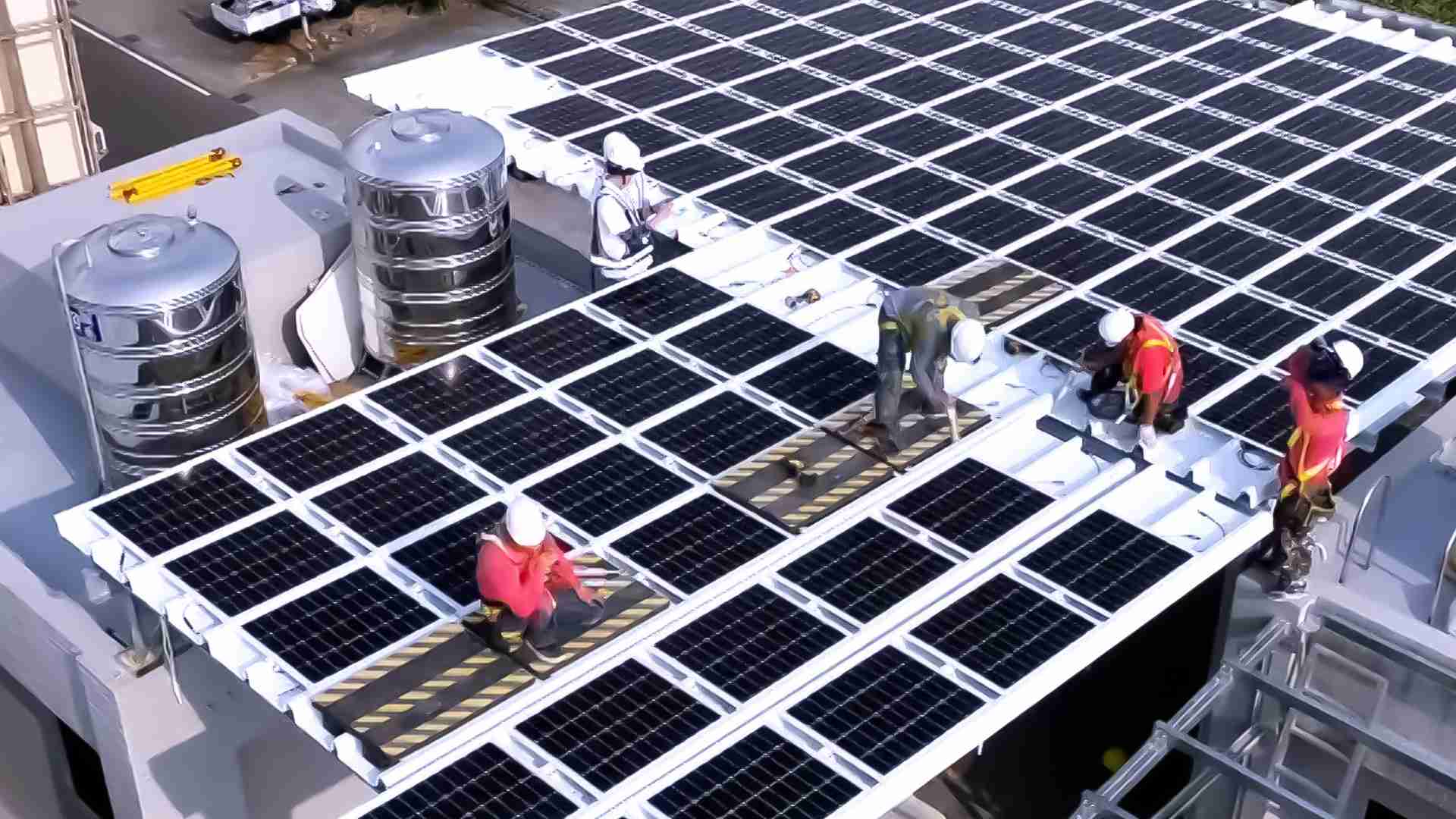 牛牛游戏着力于替代能源之技术研发，，，，如光电浪板的相关制程、、设备与产品，，，其中所开发之光电整合型浪板，，，，减少传统金属支架安装，，，，更提升耐候度，，可广泛运用于多元场域，，，并辅助建筑达到净零碳排目标